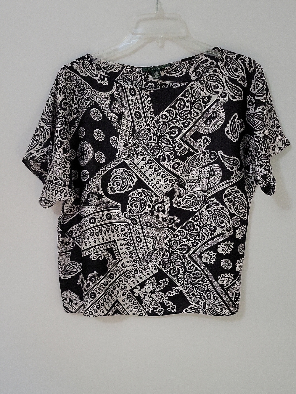 Lauren Ralph Lauren Black & White Paisley Short Sleeve Top, Size Medium